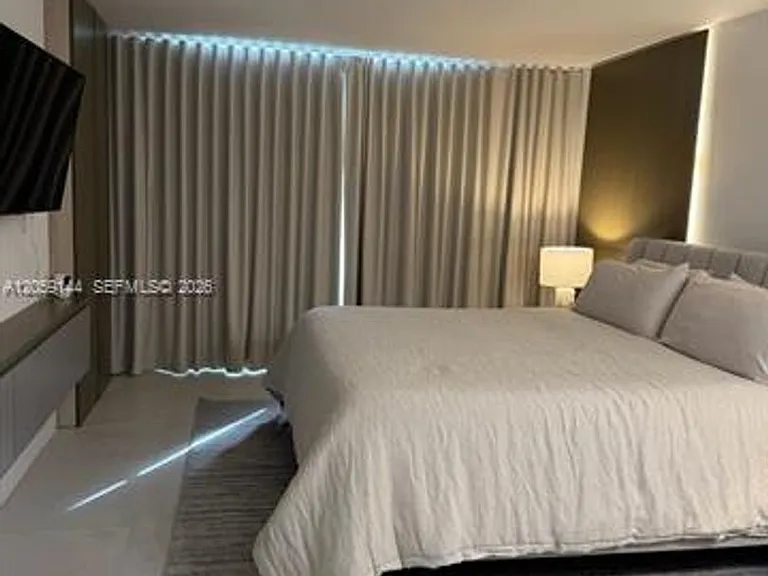 2333 Brickell Ave #CU-2512 — Photo 8