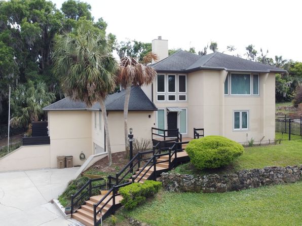 6846 Lake View Dr
