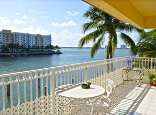 7946 East Dr APT 301, North Bay Village, FL 33141
