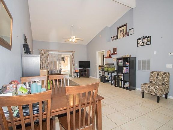 5th image of 954 Sykes Ct #106
