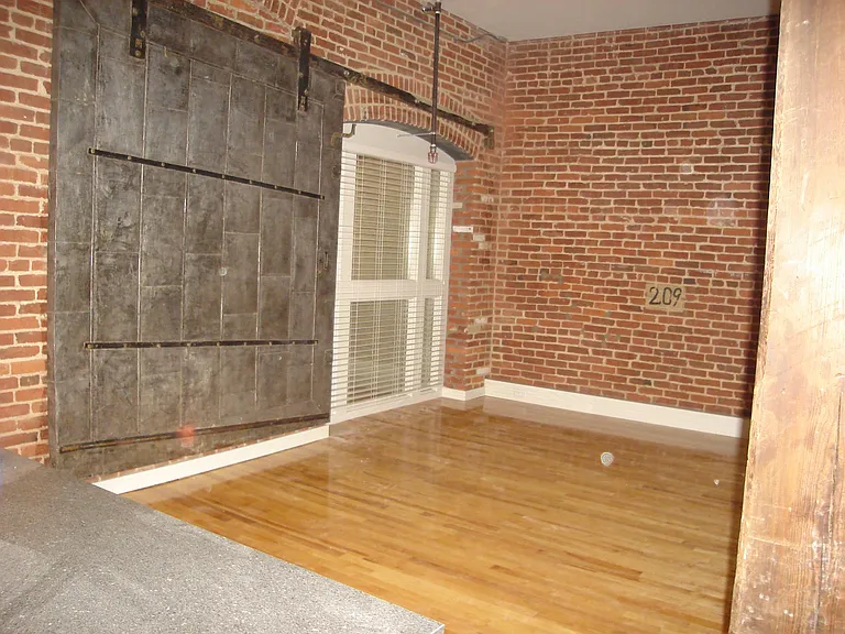 425 N Prince St #204 — Photo 6
