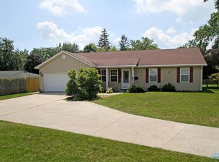 30 Hawthorne Dr, Delta, OH 43515