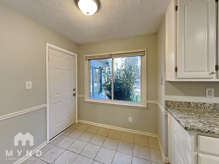 141 McElroy Rd — Photo 6