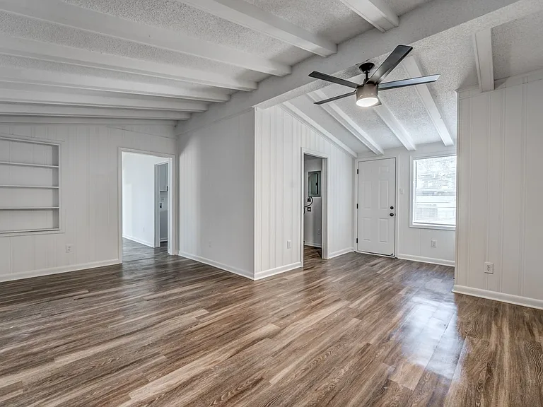 4980 Vickie Dr — Photo 15