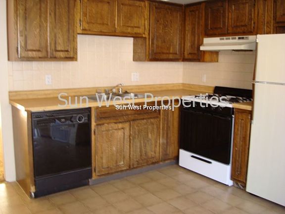 5th image of 136 Westland Park Dr APT A