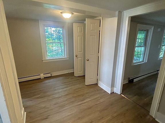 5th image of 10 Noble St APT E