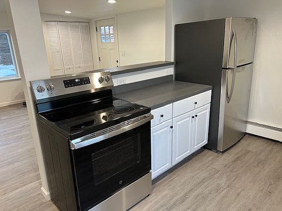 2nd image of 27157 Woodward Ave #2R
