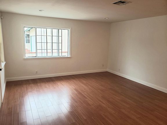 3rd image of 9548 Blackley St