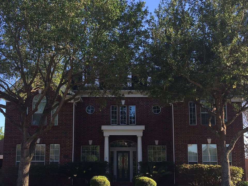 1st image of 2867 Everett Dr