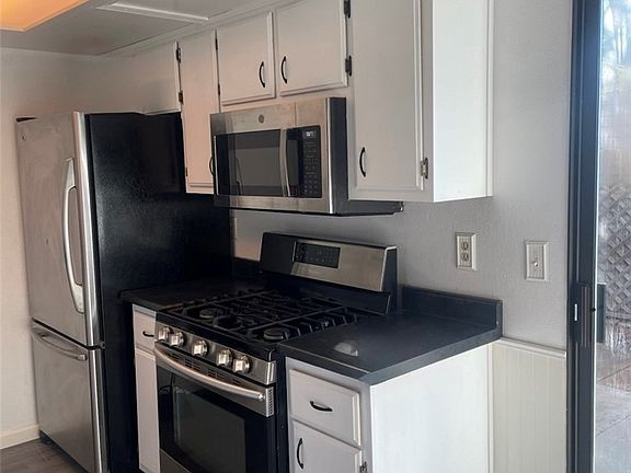 2nd image of 575 North St