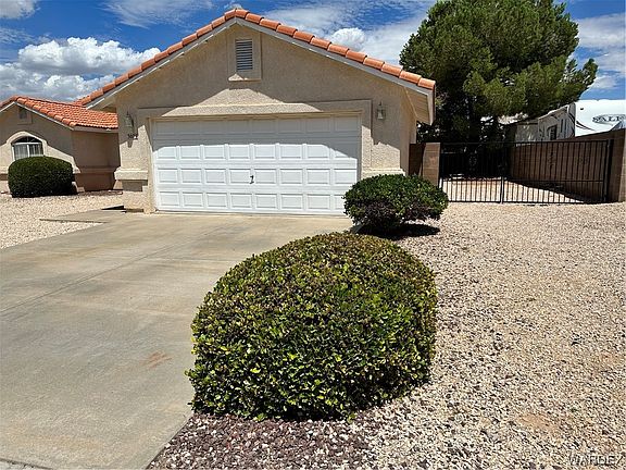 3rd image of 3079 Amanda Circle