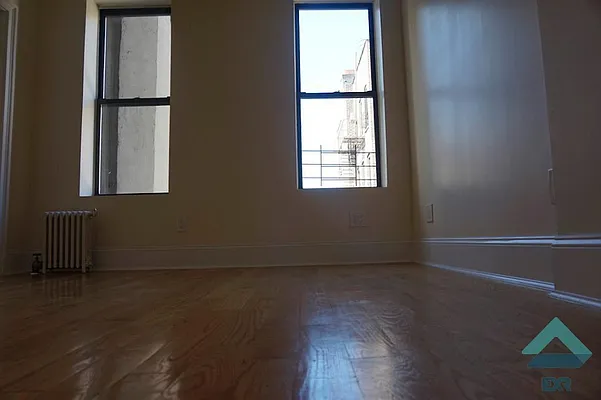 Rented by EXR | media 18