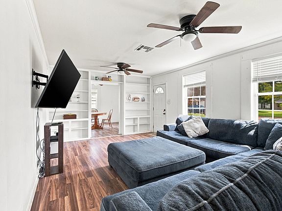 5th image of 3820 Vanderbilt St
