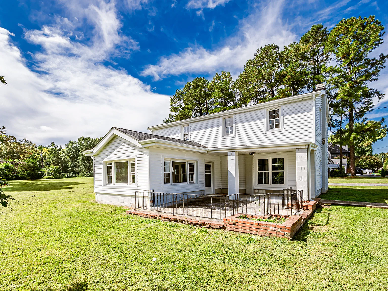 3 bed, 3.5 bath, 1952 sqft, $2,750 — Photo 1