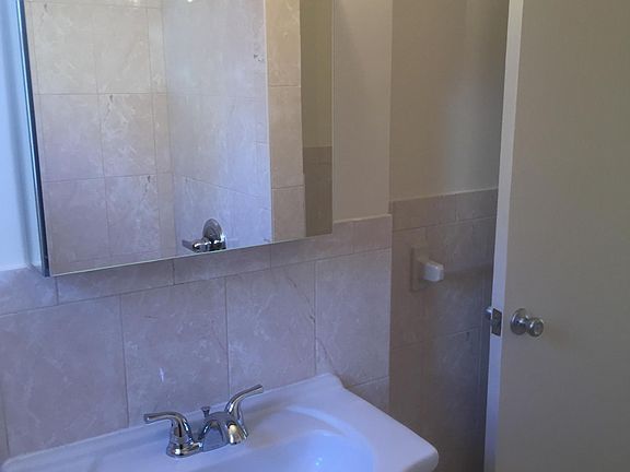 5th image of 17 Centre St APT E