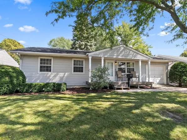 736 Carlson St, Sycamore, IL 60178