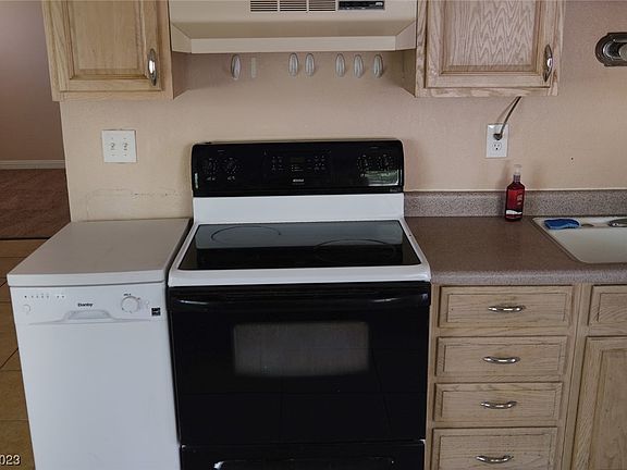 4th image of 2511 Stratford Ave