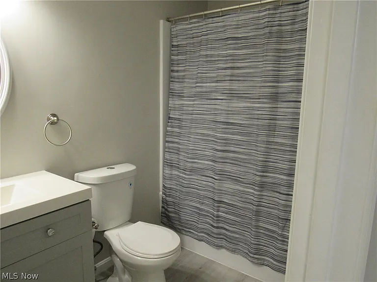 7155 Auburn Rd — Photo 14