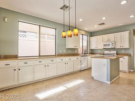 3rd image of 8149 Amesbury Canyon St