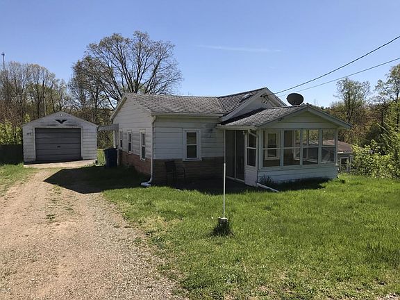 2nd image of 1274 Golden Ave