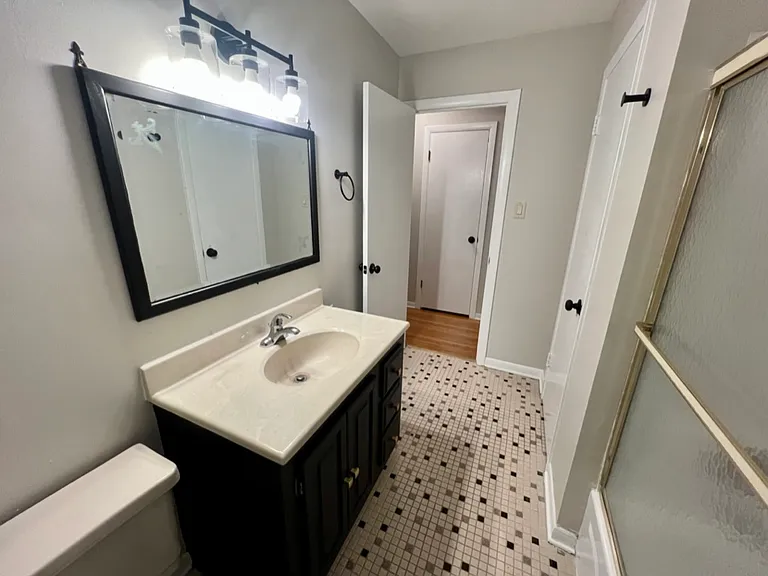 Sherry Ln — Photo 21