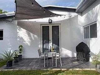 1031 NE 81st St — Photo 12