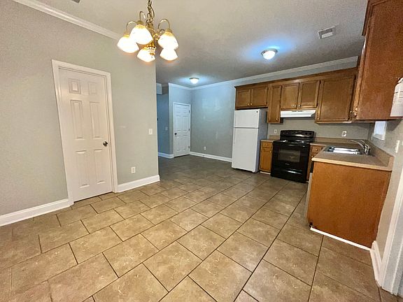 2nd image of 33 Jordan Rd SE #33