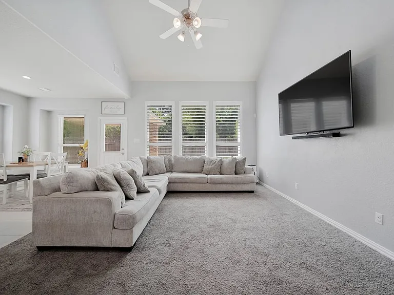 26028 Hasting Ridge Ln — Photo 13