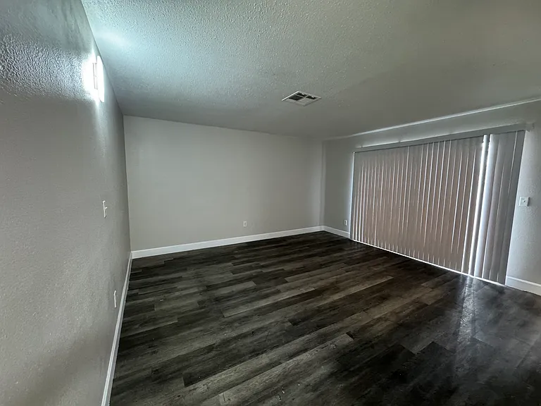 2829 Wheelwright Dr #B — Photo 2