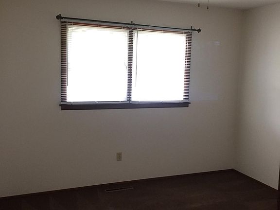 5th image of 377 N Monroe Ave