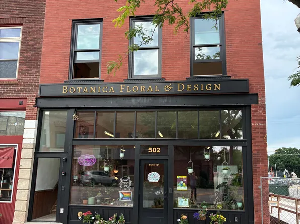 502 Commercial St