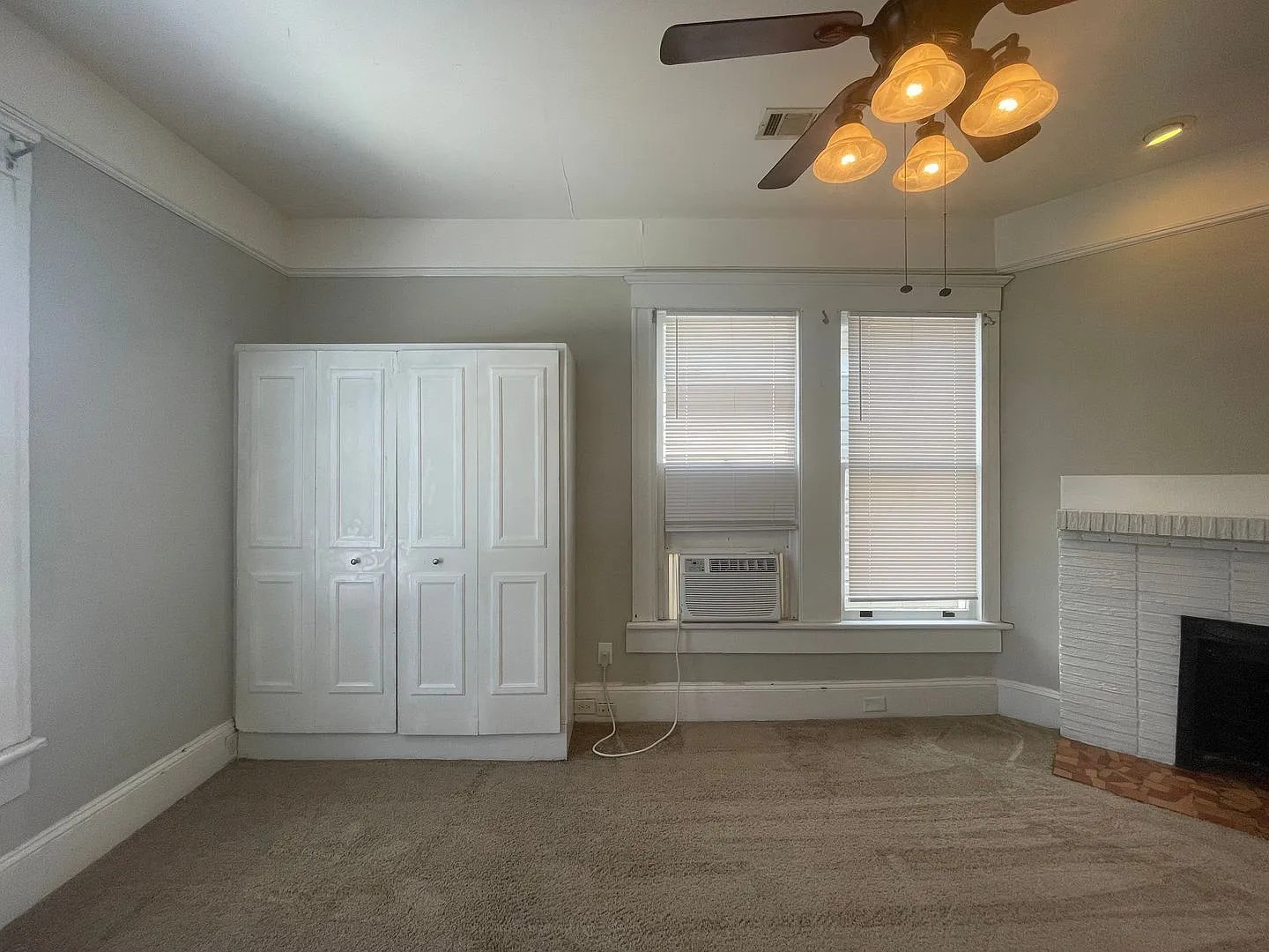 Studio, 1.0 bath, 361 sqft, $650 — Photo 3