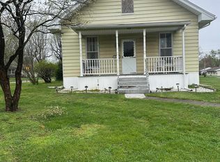 402 E Keyes St, Du Quoin, IL 62832