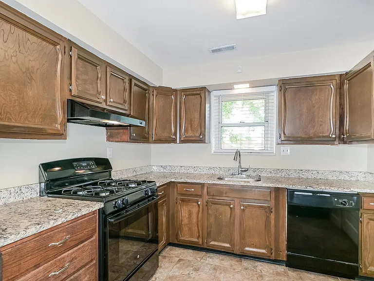 1836 Morven Ave — Photo 7