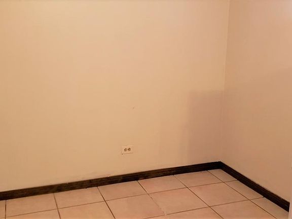 4th image of 3111 W Mallory St