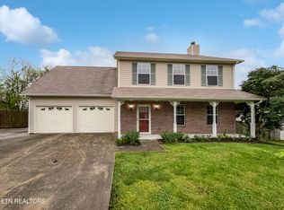 1310 Chatam Ridge Ln, Knoxville, TN 37932