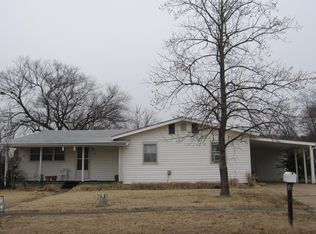 616 E Elm St, Sedan, KS 67361