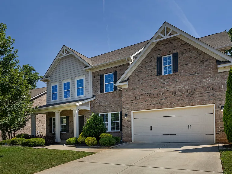167 Alexandria Dr — Photo 3