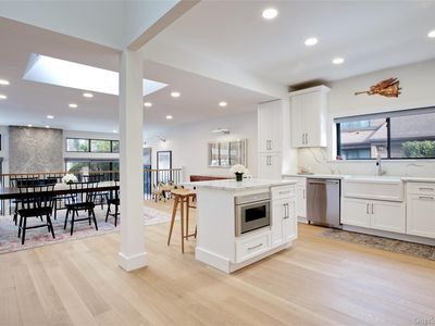 6 Frost Pond Drive, Roslyn, NY, 11576