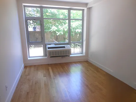 Rented by Rapid Realty Cobble Hill | media 32