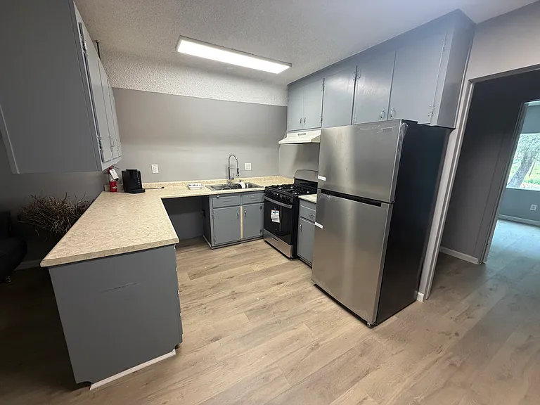 16530 Stoddard Wells Rd #A — Photo 3