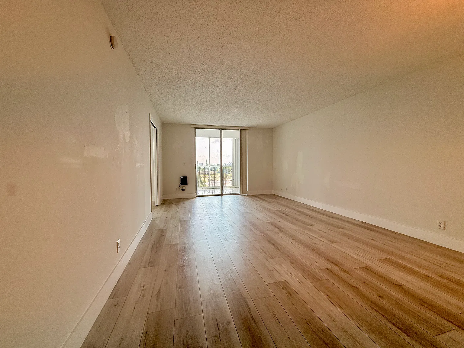 2 bed, 1050 sqft, $2,150 — Photo 1