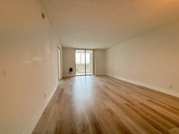 5700 NW 2nd Ave APT 608, Boca Raton, FL 33487