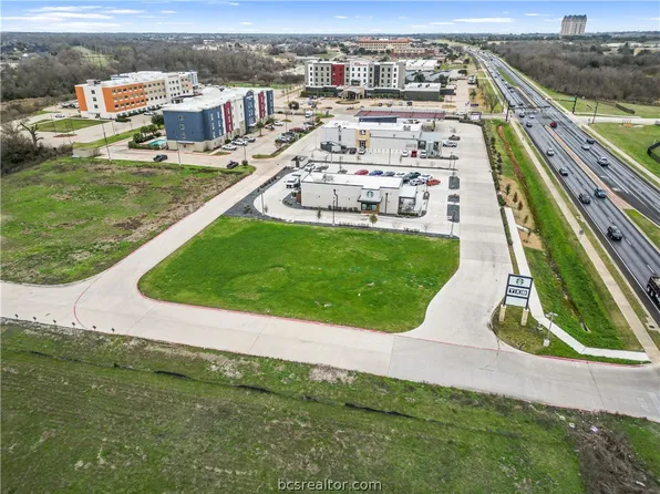 3047 University Dr E, Bryan, TX 77802