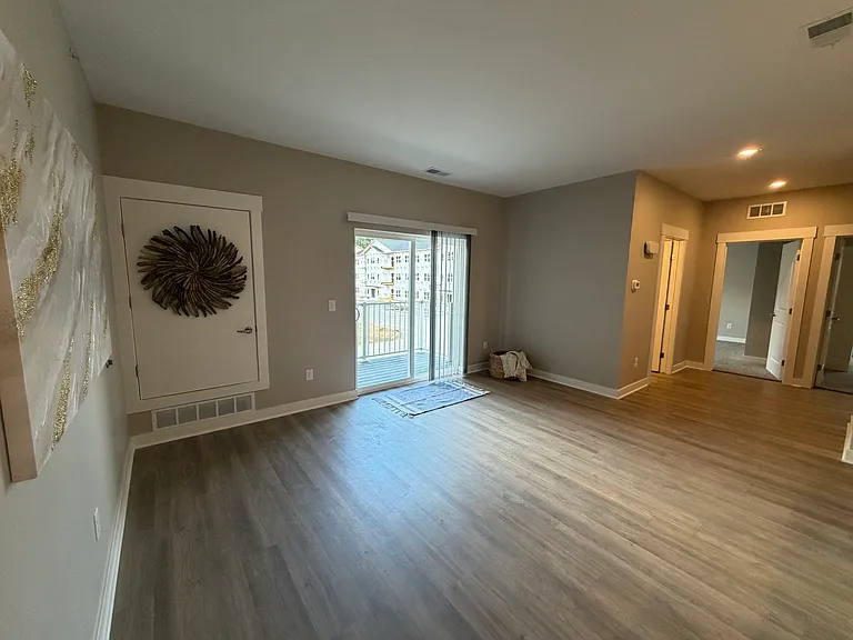 Midvilla Apartments — Photo 4
