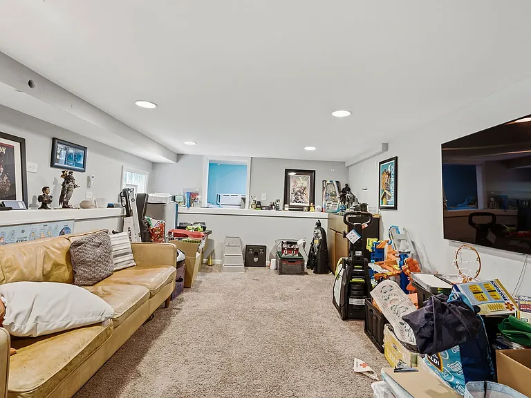 1440 Circle Ave — Photo 8