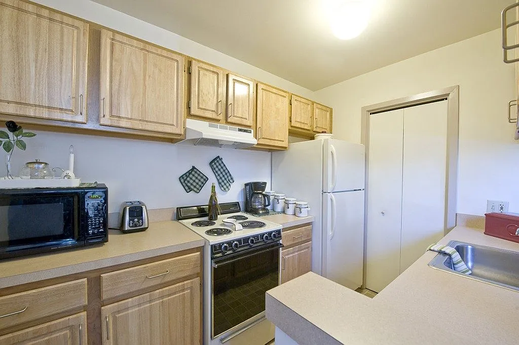 Franklin Street Apartments- Accepting Applications — Photo 2