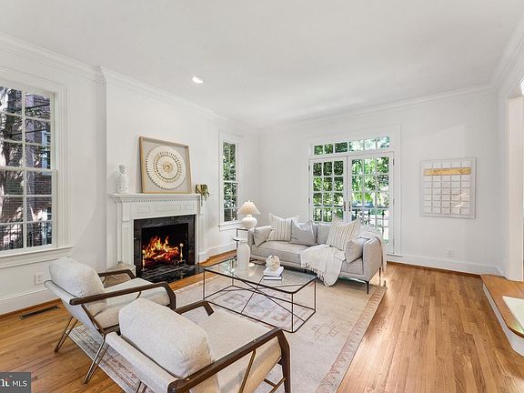 5th image of 4819 Kemble Pl NW