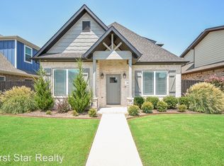 748 N Malbec Rd, Fayetteville, AR 72704