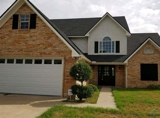124 Posey Lake Dr, Edgewood, TX 75117